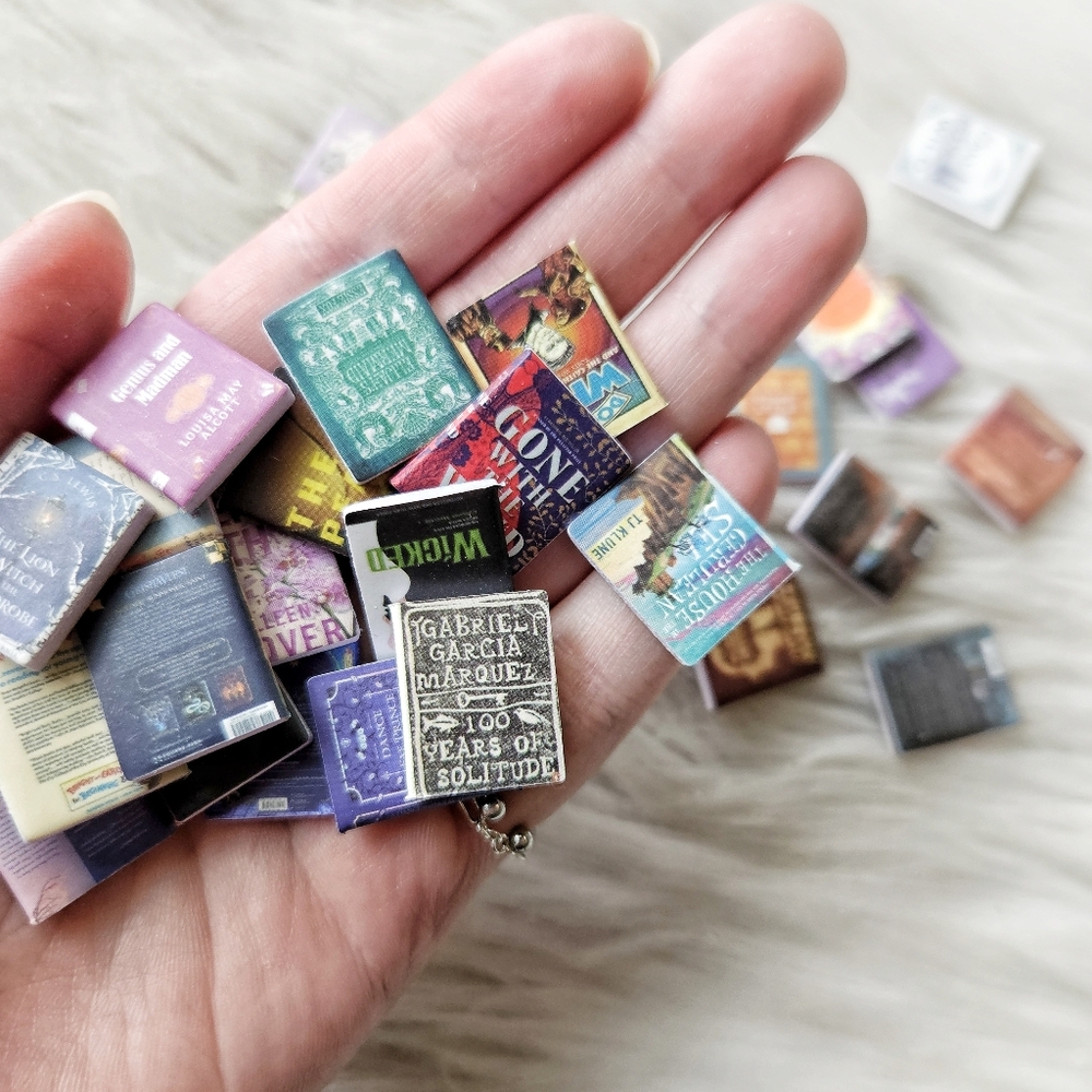 Mini Book Collection - Picture 4 of 4